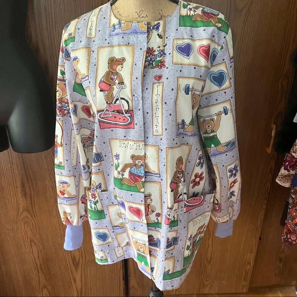 Vintage Novelty Exercise Bear Snap Close Scrub Top size Small - Picture 10 of 10